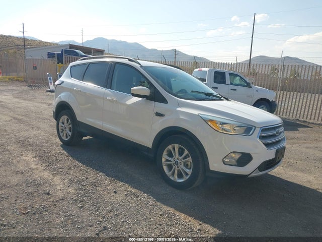 Ford ESCAPE SE 2018 1FMCU9GD7JUD08691 Image 1