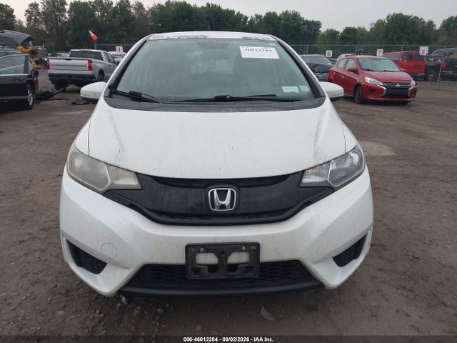 46012284 :رقم المزاد ، 3HGGK5G55FM727147 vin ، 2015 Honda Fit Lx مزاد بيع