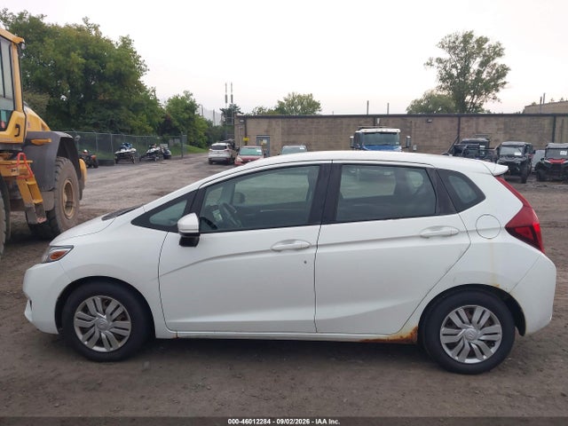 46012284 :رقم المزاد ، 3HGGK5G55FM727147 vin ، 2015 Honda Fit Lx مزاد بيع