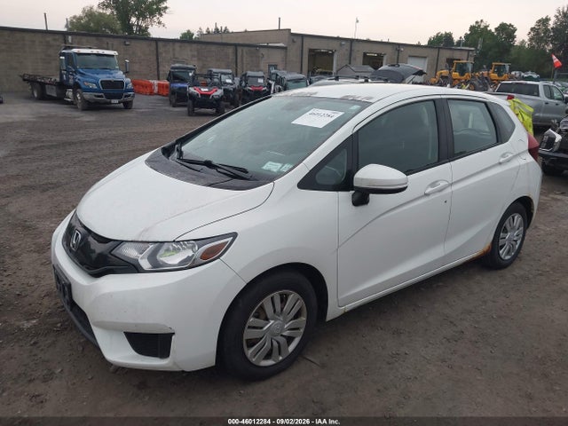 46012284 :رقم المزاد ، 3HGGK5G55FM727147 vin ، 2015 Honda Fit Lx مزاد بيع