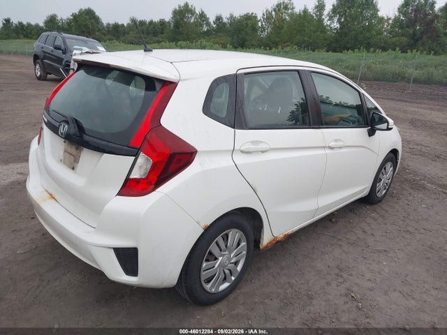 46012284 :رقم المزاد ، 3HGGK5G55FM727147 vin ، 2015 Honda Fit Lx مزاد بيع