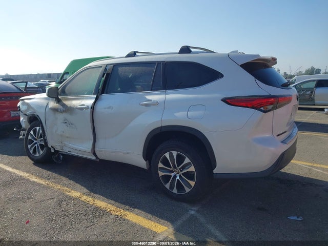 Toyota Highlander Xle 2022 5TDHZRAH5NS548338 Image 3