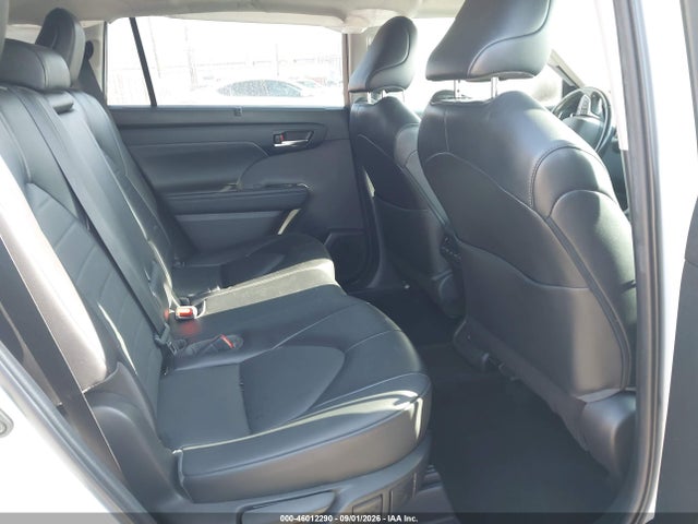 Toyota Highlander Xle 2022 5TDHZRAH5NS548338 Image 8