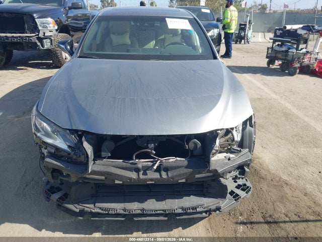 2020 Lexus Es 300h მანქანა იყიდება აუქციონზე, vin: 58AD21B14LU009423, აუქციონის ნომერი: 46012314