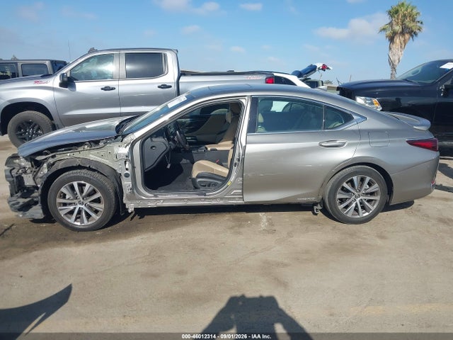 2020 Lexus Es 300h მანქანა იყიდება აუქციონზე, vin: 58AD21B14LU009423, აუქციონის ნომერი: 46012314
