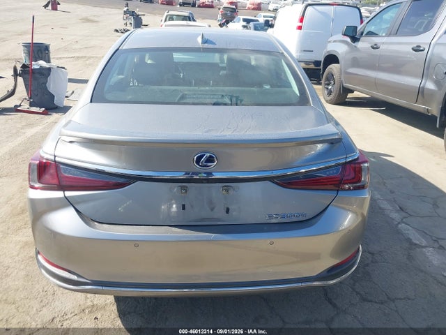 2020 Lexus Es 300h მანქანა იყიდება აუქციონზე, vin: 58AD21B14LU009423, აუქციონის ნომერი: 46012314