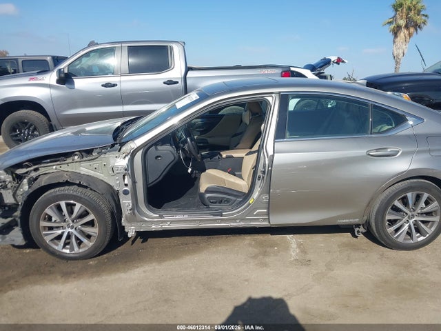 2020 Lexus Es 300h მანქანა იყიდება აუქციონზე, vin: 58AD21B14LU009423, აუქციონის ნომერი: 46012314