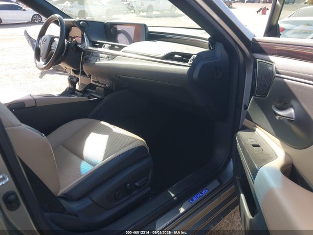 2020 Lexus Es 300h მანქანა იყიდება აუქციონზე, vin: 58AD21B14LU009423, აუქციონის ნომერი: 46012314