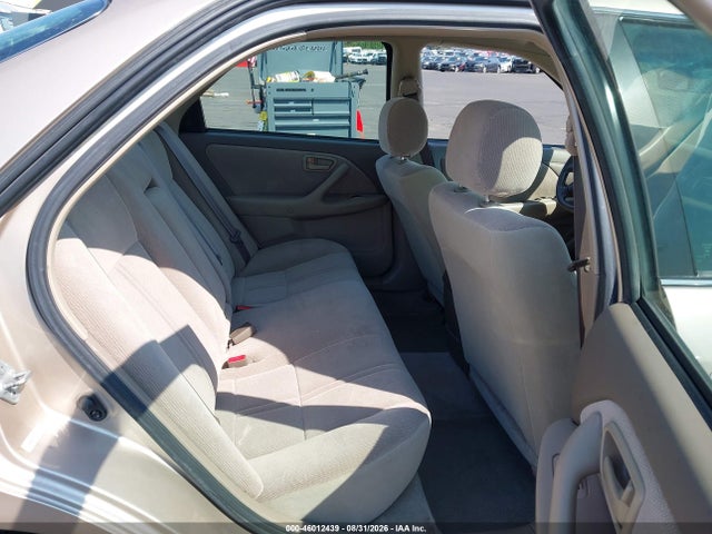 46012439 :رقم المزاد ، 4T1BG22K5WU857703 vin ، 1998 Toyota Camry Ce مزاد بيع