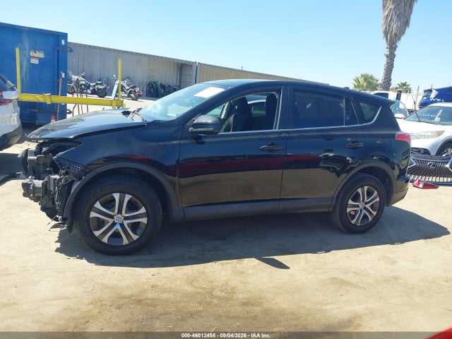 2T3ZFREV8JW435067 Toyota RAV4 LE