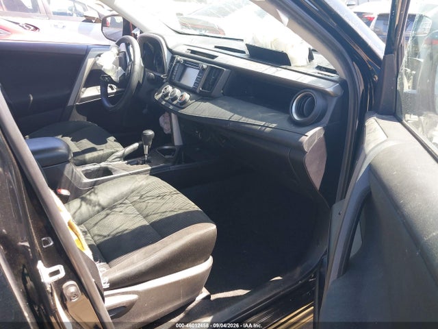 2T3ZFREV8JW435067 Toyota RAV4 LE
