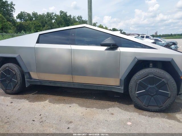 46012637 :رقم المزاد ، 7G2CEHED7RA004516 vin ، 2024 Tesla Cybertruck مزاد بيع