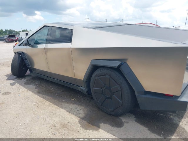 46012637 :رقم المزاد ، 7G2CEHED7RA004516 vin ، 2024 Tesla Cybertruck مزاد بيع