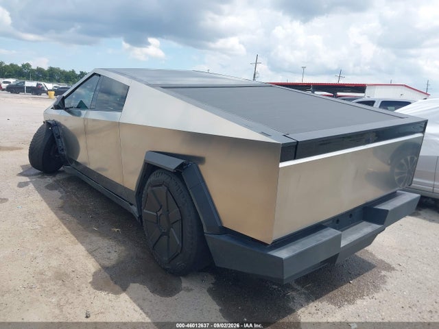 46012637 :رقم المزاد ، 7G2CEHED7RA004516 vin ، 2024 Tesla Cybertruck مزاد بيع