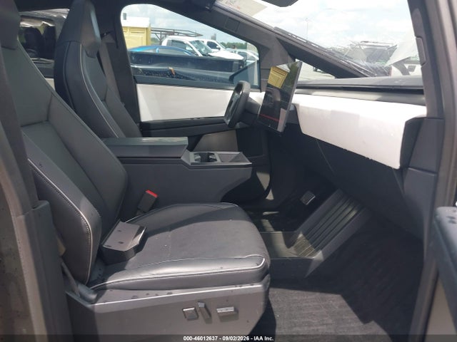 46012637 :رقم المزاد ، 7G2CEHED7RA004516 vin ، 2024 Tesla Cybertruck مزاد بيع