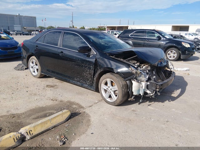 46012720 :رقم المزاد ، 4T1BF1FK7EU808461 vin ، 2014 Toyota Camry Se مزاد بيع