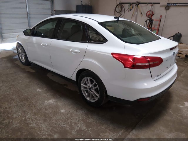 Ford FOCUS SE 2018 1FADP3F29JL328885 Image 3
