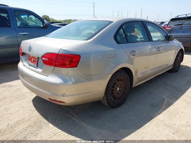 2014 Volkswagen Jetta 2.0l S მანქანა იყიდება აუქციონზე, vin: 3VW1K7AJ4EM279095, აუქციონის ნომერი: 46013109