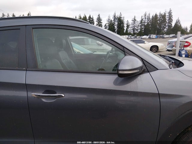 KM8J3CA28GU191775 Hyundai Tucson Limited