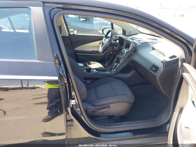 46013198 :رقم المزاد ، 1G1RC6E49FU118121 vin ، 2015 Chevrolet Volt مزاد بيع