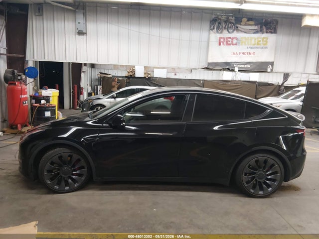 2021 Tesla Model Y Performance Dual Motor All-wheel Drive მანქანა იყიდება აუქციონზე, vin: 5YJYGDEF4MF137730, აუქციონის ნომერი: 46013302