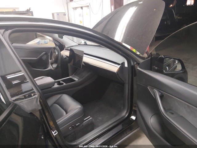 2021 Tesla Model Y Performance Dual Motor All-wheel Drive მანქანა იყიდება აუქციონზე, vin: 5YJYGDEF4MF137730, აუქციონის ნომერი: 46013302
