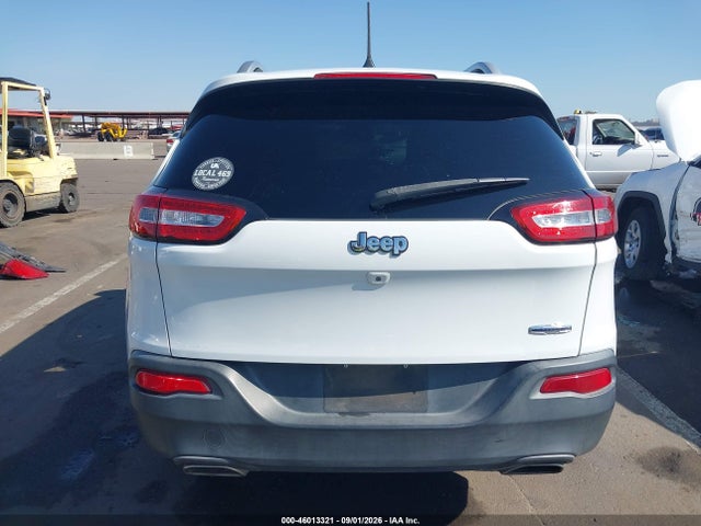 1C4PJLCS5HW669805 Jeep Cherokee Latitude Fwd