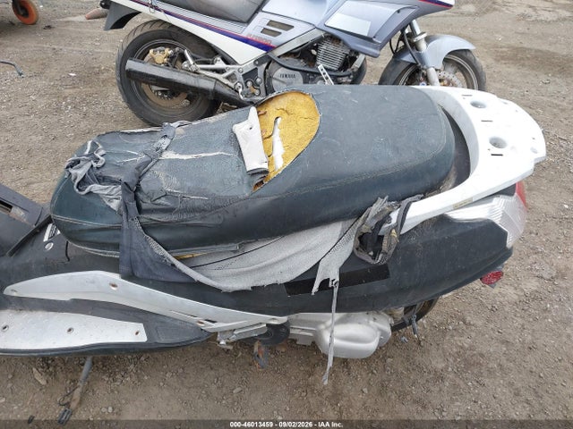 46013459 :رقم المزاد ، 5RYCF25098S051599 vin ، 2008 Roketa Roketa Moped مزاد بيع