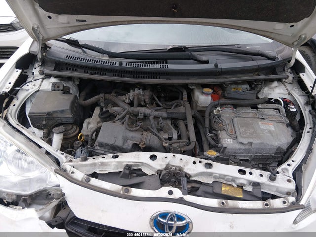 Toyota Prius C Two 2014 JTDKDTB33E1077517 Image 10