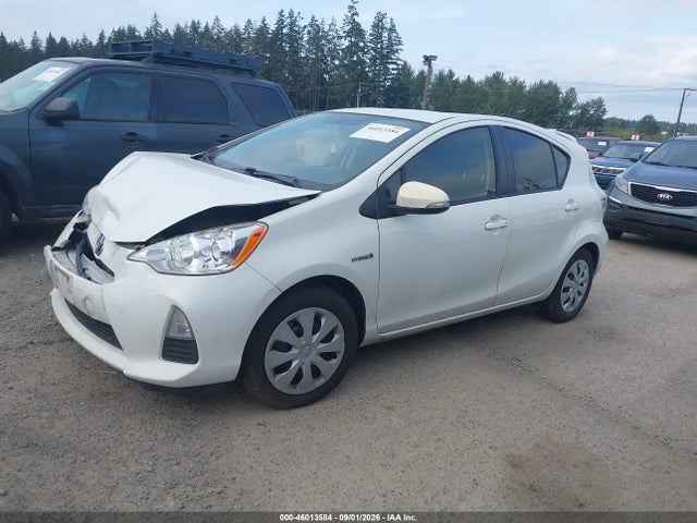 Toyota Prius C Two 2014 JTDKDTB33E1077517 Image 15