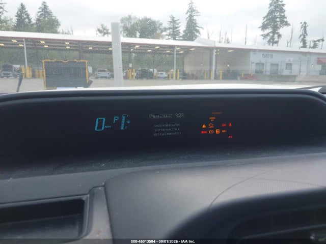 Toyota Prius C Two 2014 JTDKDTB33E1077517 Image 7