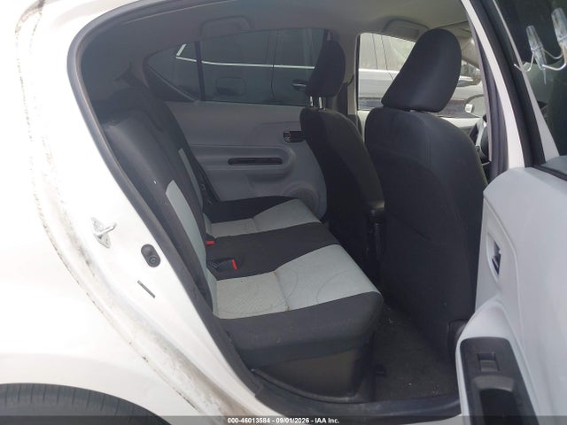 Toyota Prius C Two 2014 JTDKDTB33E1077517 Image 8