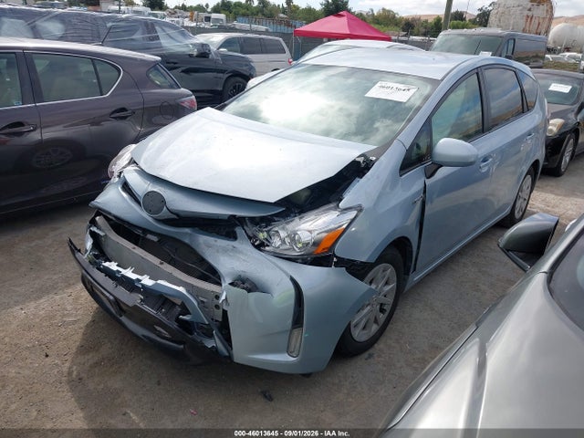 Toyota Prius V Four 2015 JTDZN3EUXFJ019793 Image 2