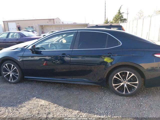 2020 Toyota Camry Se Awd მანქანა იყიდება აუქციონზე, vin: 4T1G11BK6LU010640, აუქციონის ნომერი: 46013682