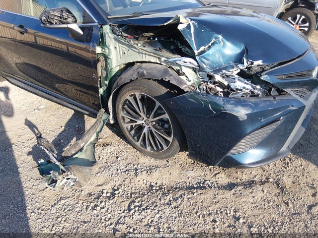 2020 Toyota Camry Se Awd მანქანა იყიდება აუქციონზე, vin: 4T1G11BK6LU010640, აუქციონის ნომერი: 46013682