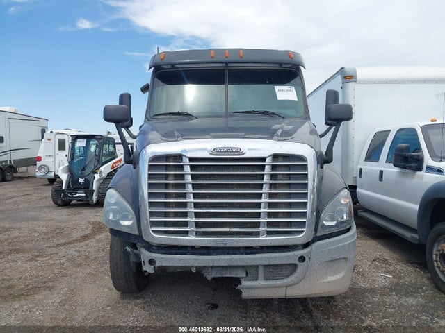 2017 Freightliner Cascadia 125 მანქანა იყიდება აუქციონზე, vin: 3AKJGEDV1HDHW0276, აუქციონის ნომერი: 46013692