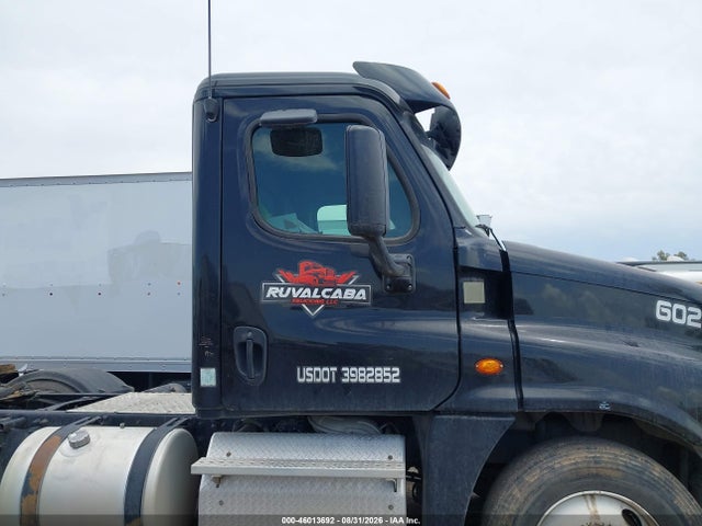 2017 Freightliner Cascadia 125 მანქანა იყიდება აუქციონზე, vin: 3AKJGEDV1HDHW0276, აუქციონის ნომერი: 46013692