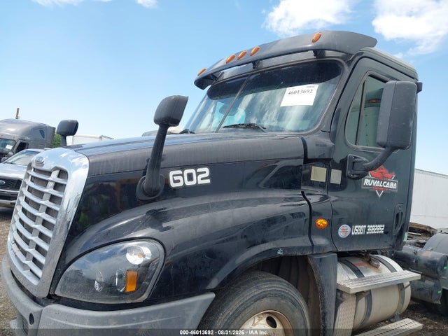 2017 Freightliner Cascadia 125 მანქანა იყიდება აუქციონზე, vin: 3AKJGEDV1HDHW0276, აუქციონის ნომერი: 46013692