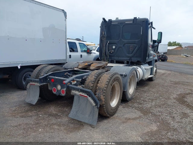 2017 Freightliner Cascadia 125 მანქანა იყიდება აუქციონზე, vin: 3AKJGEDV1HDHW0276, აუქციონის ნომერი: 46013692