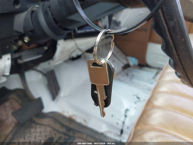 46013866 :رقم المزاد ، 1GNER16K2LF181587 vin ، 1990 Chevrolet Suburban R1500 مزاد بيع