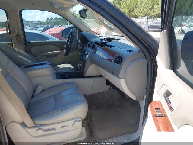 46013913 :رقم المزاد ، 1GNSCBE03BR176227 vin ، 2011 Chevrolet Tahoe Lt مزاد بيع