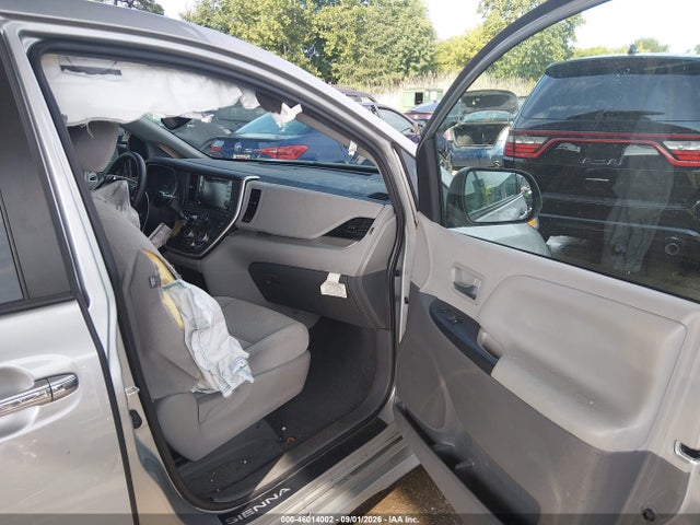 2020 Toyota Sienna Le მანქანა იყიდება აუქციონზე, vin: 5TDKZ3DC0LS035787, აუქციონის ნომერი: 46014002