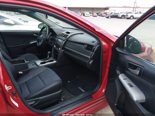 2014 Toyota Camry Se მანქანა იყიდება აუქციონზე, vin: 4T1BF1FK8EU734631, აუქციონის ნომერი: 46014101