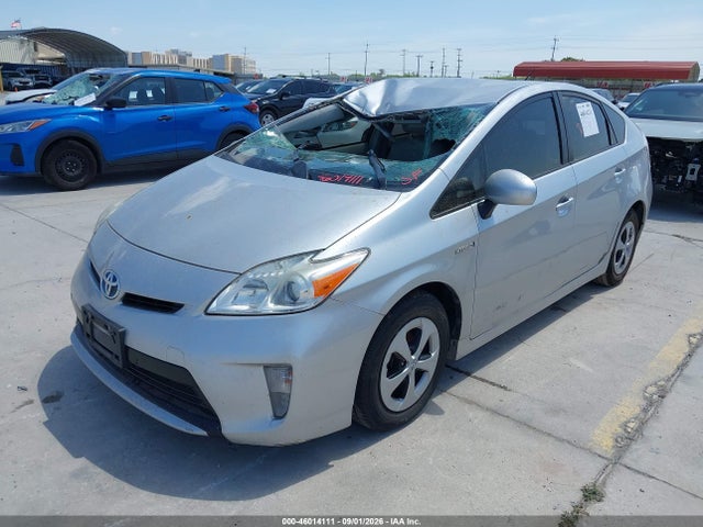 Toyota Prius Two 2014 JTDKN3DU0E0376942 Image 2