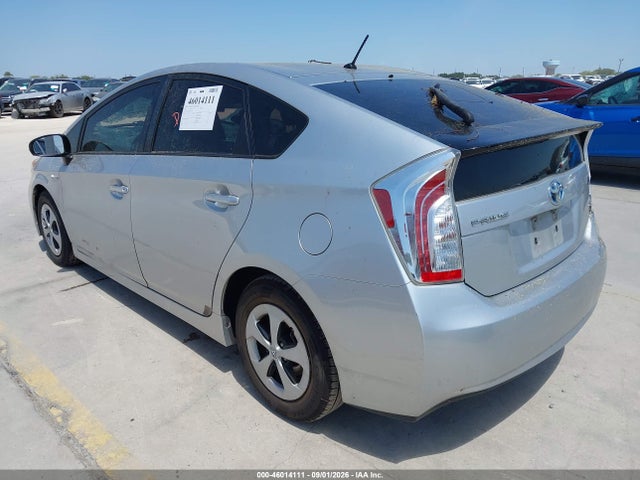 Toyota Prius Two 2014 JTDKN3DU0E0376942 Image 3
