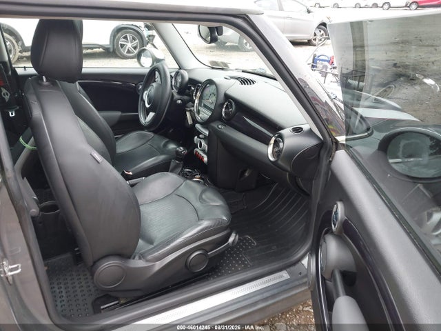 Продажа на аукционе авто 2009 Mini Cooper S, vin: WMWMF735X9TW84774, номер лота: 46014245