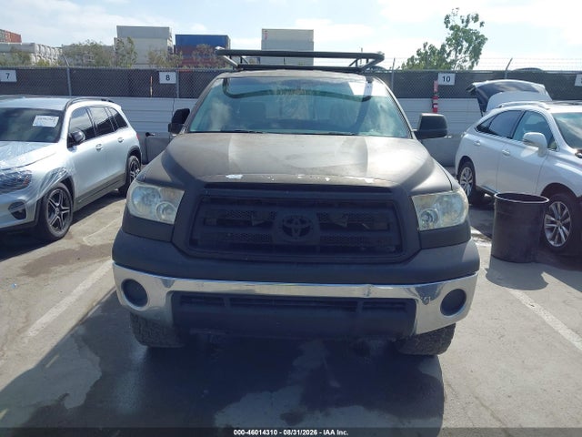 46014310 :رقم المزاد ، 5TFRY5F16BX102474 vin ، 2011 Toyota Tundra Grade 5.7l V8 مزاد بيع