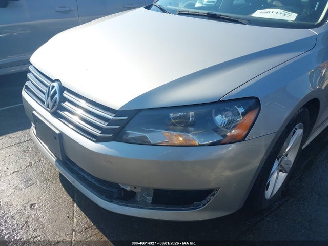 2013 Volkswagen Passat 2.5l Se მანქანა იყიდება აუქციონზე, vin: 1VWBP7A38DC121236, აუქციონის ნომერი: 46014327