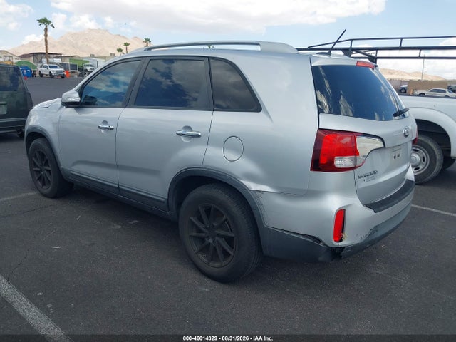 KIA SORENTO LX 2015 5XYKT4A64FG592709 Image 3