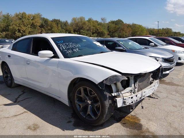 2015 Dodge Charger Sxt მანქანა იყიდება აუქციონზე, vin: 2C3CDXHG2FH886729, აუქციონის ნომერი: 46014434